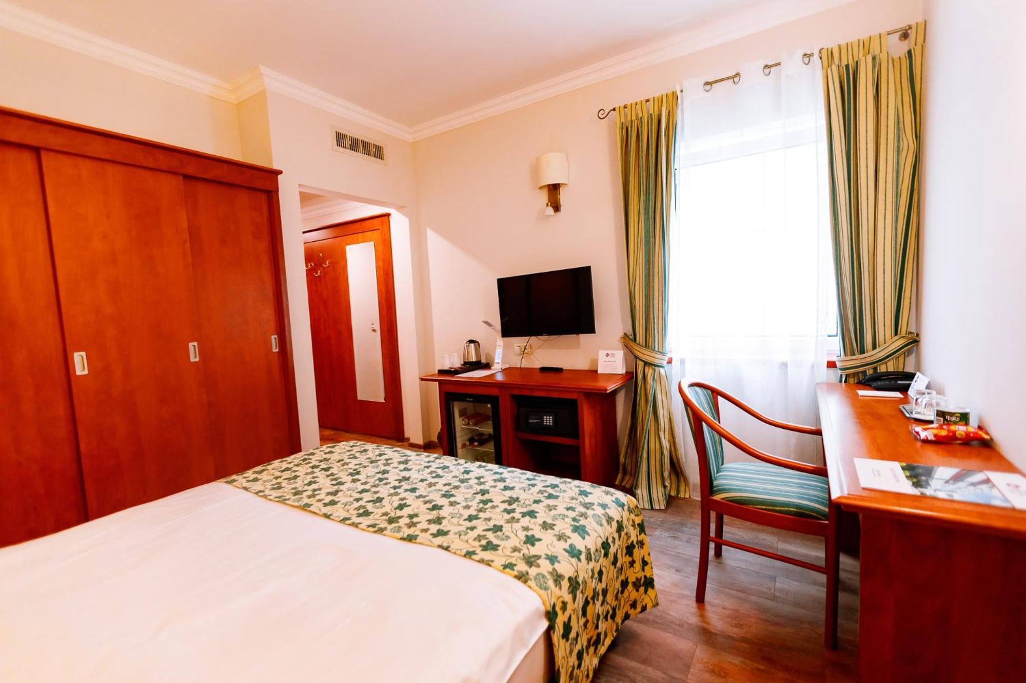 Western Lido 4*