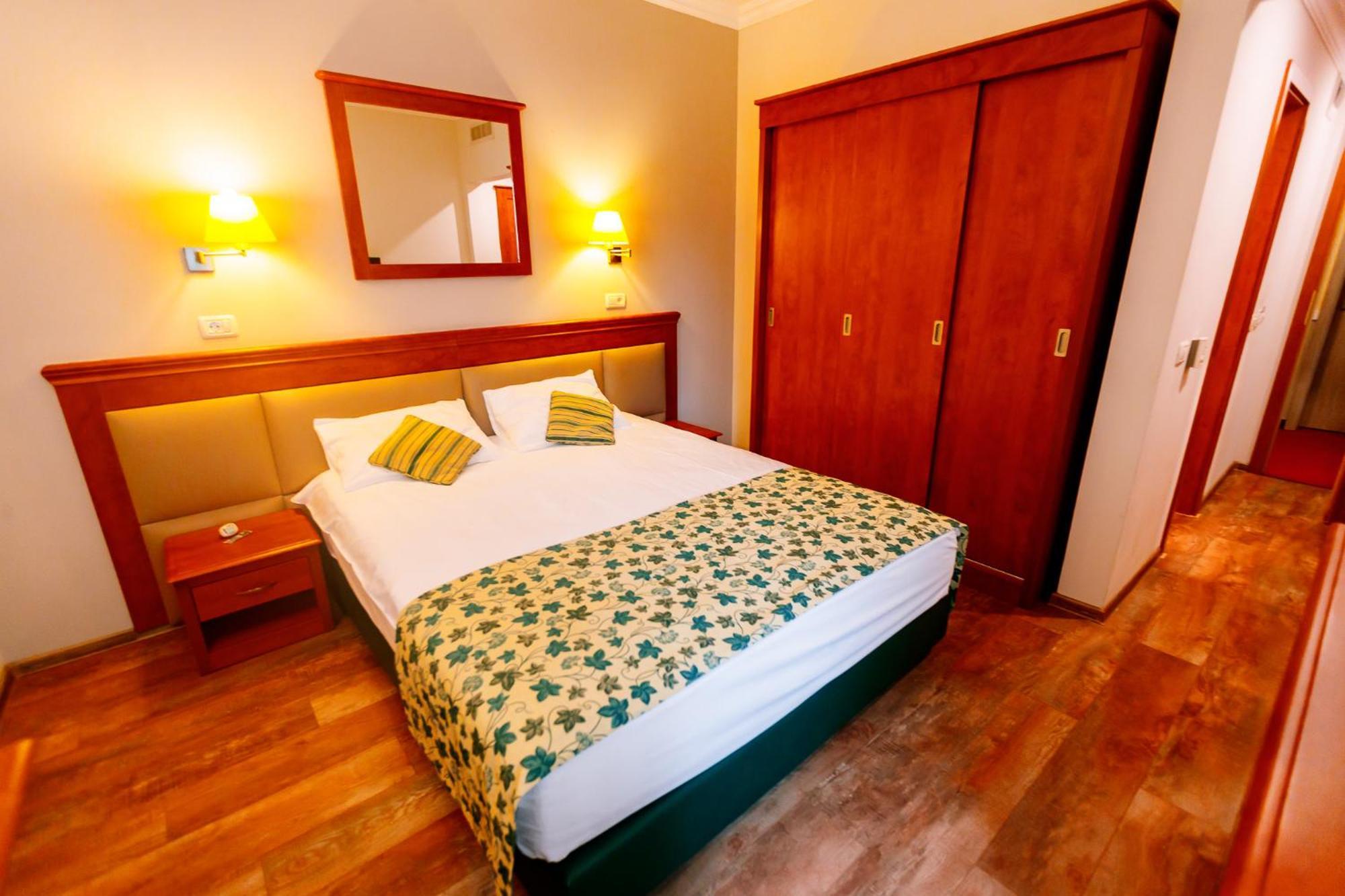 Western Lido Hotel 4*